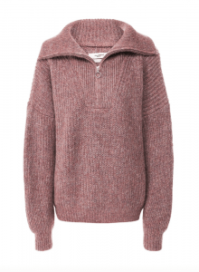 Свободный свитер приглушенного розового оттенка фото № 1