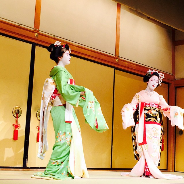 Кто такие гейши и чем они известны в японской культуре? Фото: @realadrianademoura фото № 1