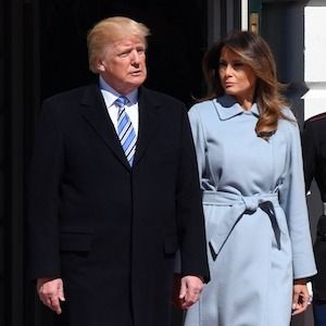 Мелания Трамп в идеальном пальто небесно-голубого оттенка