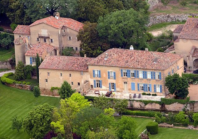Усадьба Chateau Miraval, которую Питт и Джоли приобрели, будучи в браке фото № 2