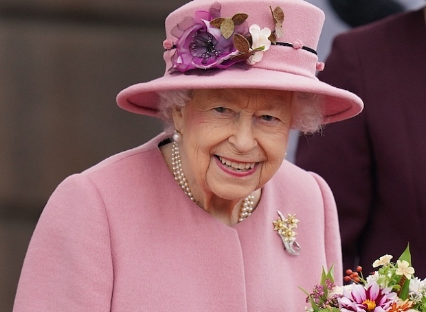 Хорошие новости из Букингемского дворца: королева отлично себя чувствует 