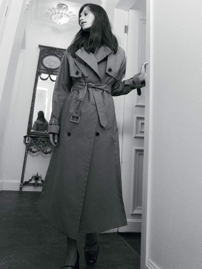Ирина Мартыненко в плаще Dior и туфлях Prada фото № 6