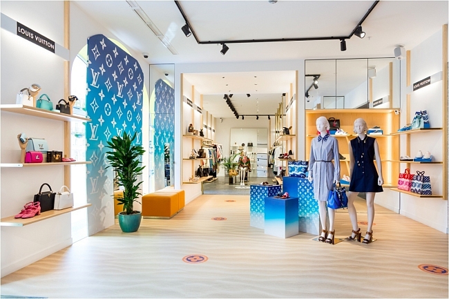Louis Vuitton открыли первый Pop Up в Санкт-Петербурге фото № 1