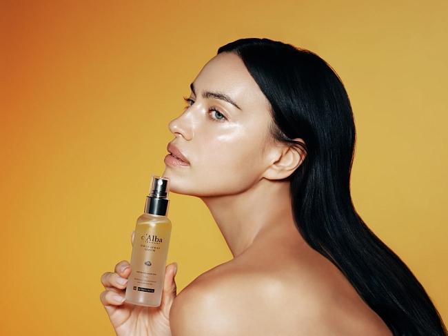 Бьюти-дайджест: Ирина Шейк в новой кампании d'Alba, антистресс-программа в «Медфрендс», расширение уходовой серии Weleda фото № 3