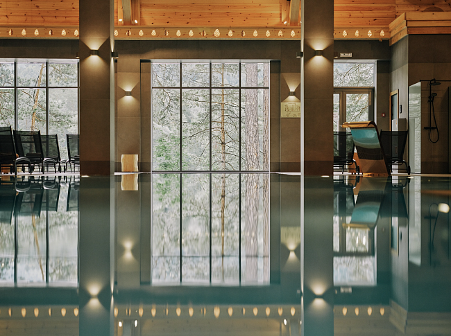 Спа-комплекс «Кедр и пар» в Grand Chalet Altay построен из цельного алтайского кедра ручной рубки фото № 2