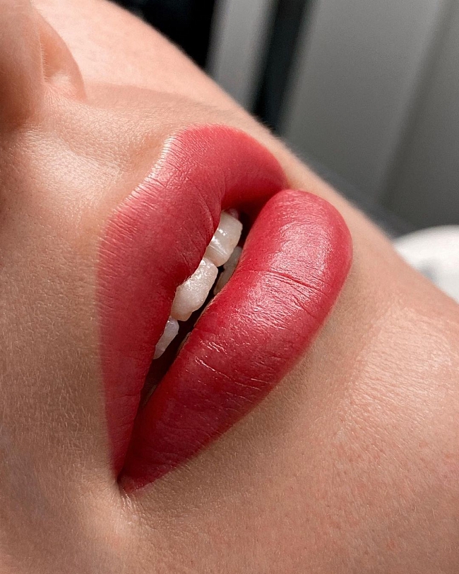 Перманентный макияж губ. Фото: @brow_dom83 фото № 2