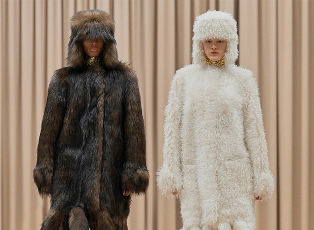 Burberry показали идеальную коллекцию для русской зимы. Предсказываем, за этими шубами будут охотиться все