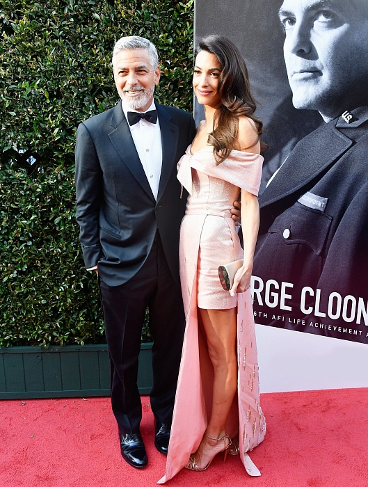 Джордж и Амаль Клуни в Prada фото № 1