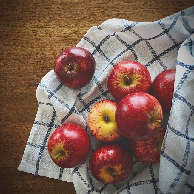 Что будет с кожей, если есть яблоки каждый день. Фото: @tamaofujimoto_wonderful_world фото № 1