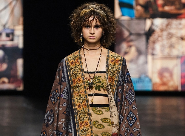 Неделя моды в Париже: новые силуэты, принты и Восток в коллекции Dior весна-лето — 2021