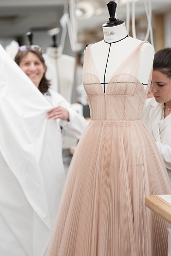 Как создавалось платье Dior Haute Couture для Натали Портман фото № 2