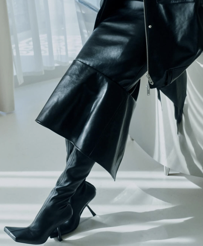 Прямоугольный мыс, яркие кеды, мюли на танкетке и другие тренды обуви этой весны фото № 2