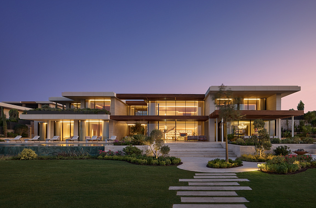 Двухэтажные резиденции идеально вписаны в природный ландшафт фото № 2