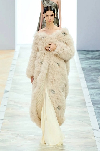 Fendi Couture осень-зима 2023/24 фото № 6