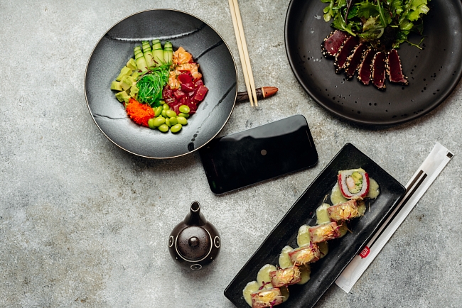 Блюда из летнего меню суши-бара KOI фото № 16