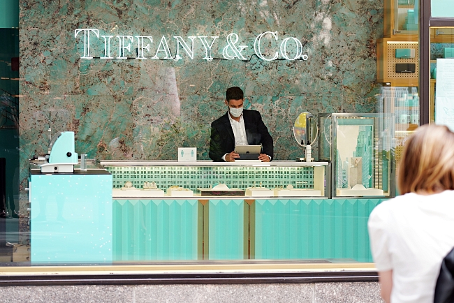 Почему Tiffany & Co. и LVMH подали друг на друга в суд фото № 1