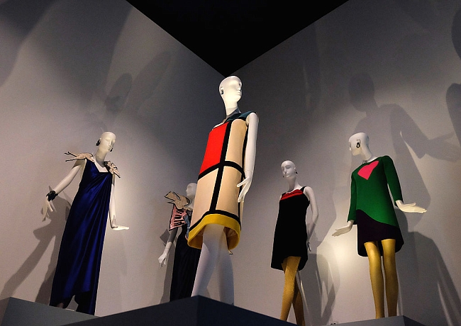 Louis Vuitton, Calvin Klein: модные бренды, которые использовали искусство в своих коллекциях фото № 1