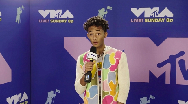 Лучшие ювелирные образы на церемонии MTV VMA 2020 фото № 3