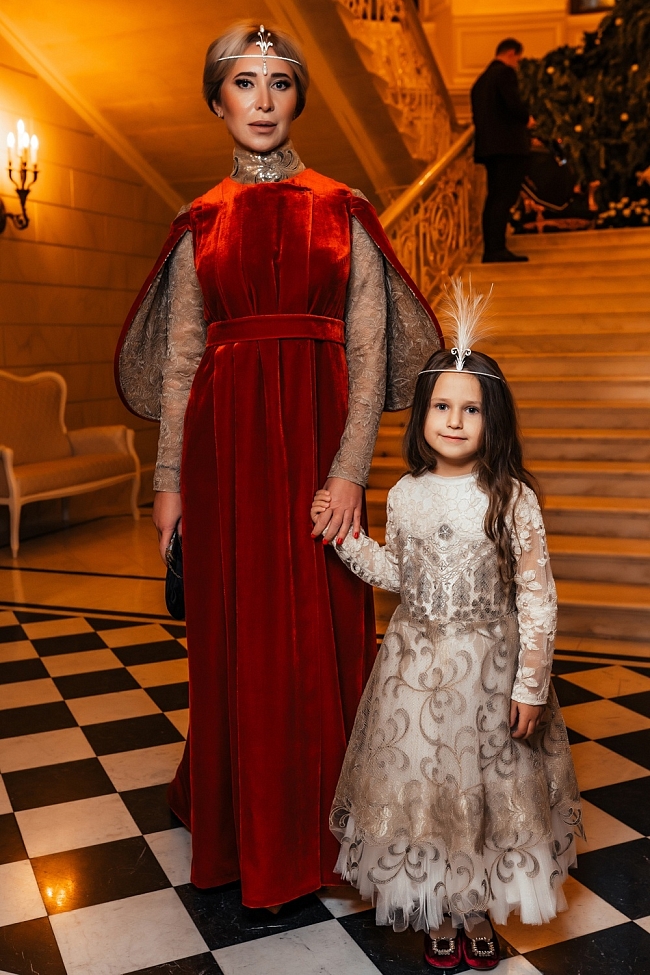 Ольга Суркова с дочерью фото № 12