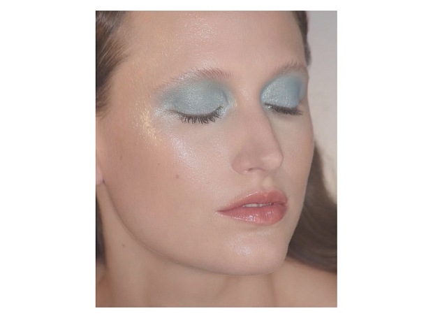 Модные оттенки теней для век на весну-2026 