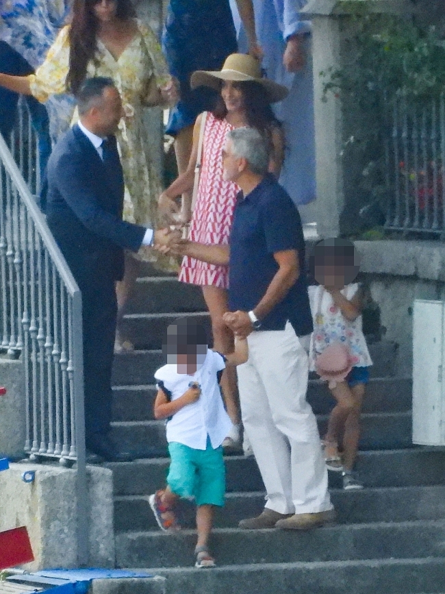 Джордж и Амаль Клуни с детьми фото № 3