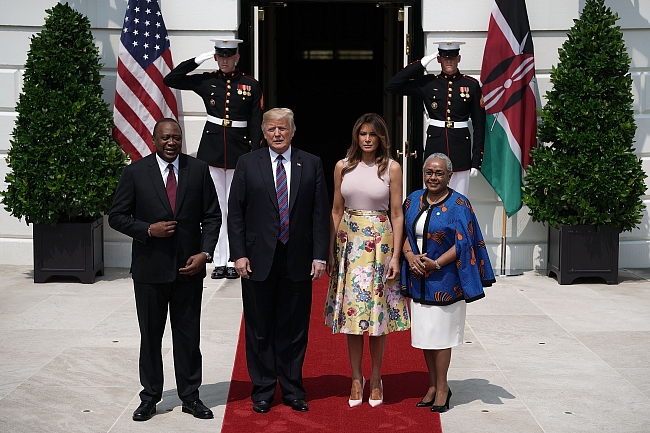 Мелания Трамп на встрече с президентом Кении фото № 1