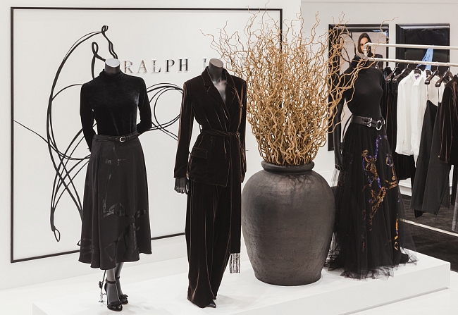 Fashion-дайджест: интерактивный pop-up Ralph Lauren, новая коллекция Emil Shabaev и другие новости фото № 1