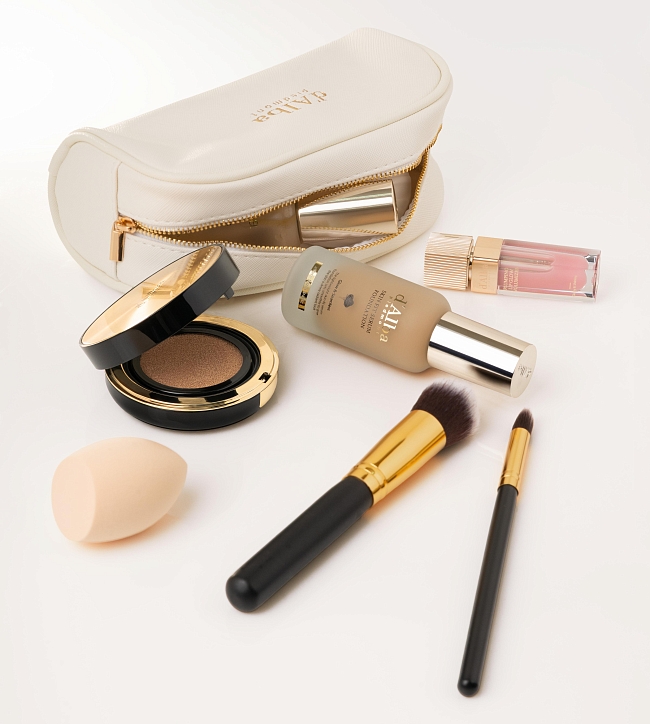 Бьюти-дайджест: тревел-косметичка Romanovamakeup, коллаборация [comfort zone] х FRESA, сыворотка с экзосомами Artleo и другие новости из мира красоты фото № 7