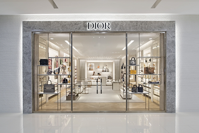 Новый бутик Dior, новогодняя коллекция Michael Michael Kors и другие новости этой недели фото № 1