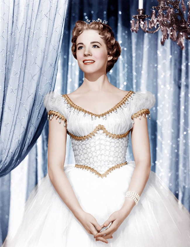 Джули Эндрюс в «Золушке» 1957 года фото № 2
