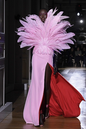 Платья мечты: как прошел показ Valentino Haute Couture весна-лето 2020 фото № 34