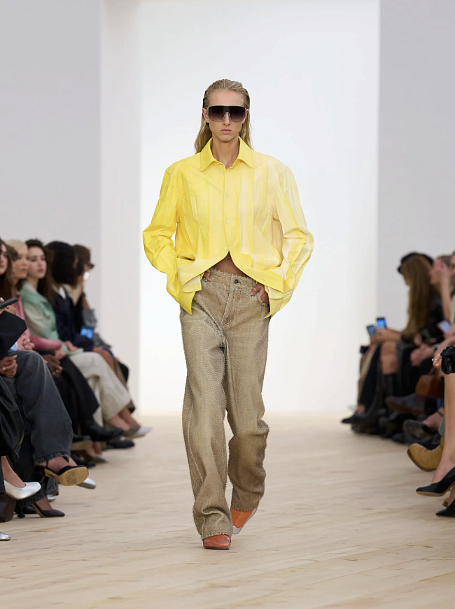 Loewe весна-лето 2026 фото № 3