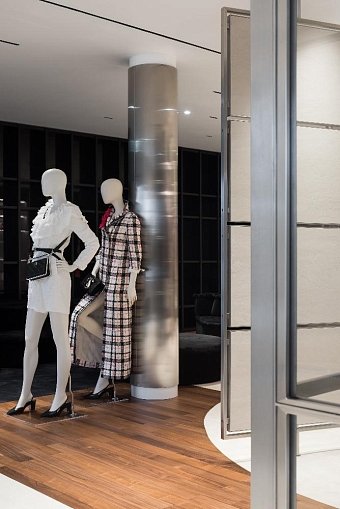 Chanel открыли временный бутик в Столешниковом переулке фото № 3