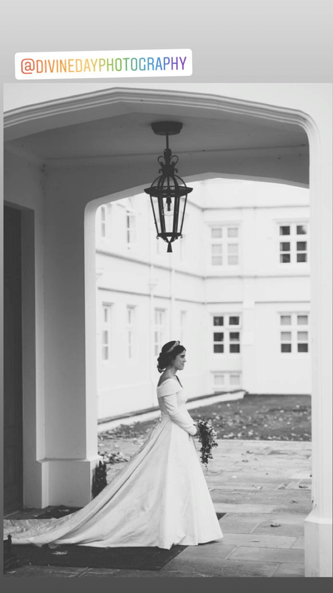 Принцесса Евгения поделилась новыми фотографиями со свадьбы в честь первой годовщины фото № 1