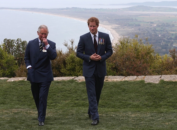 Принц Чарльз не увидится с Гарри во время его визита в Великобританию