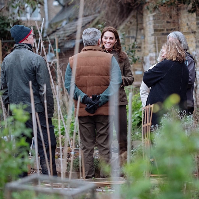 Кейт Миддлтон посетила лондонский сад короля Генриха фото № 5
