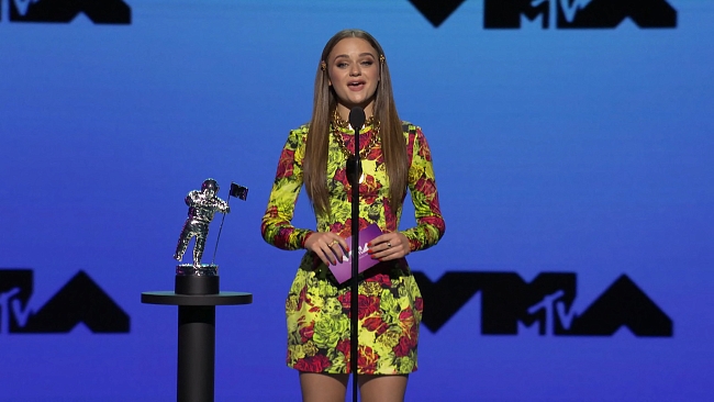 Лучшие ювелирные образы на церемонии MTV VMA 2020 фото № 4