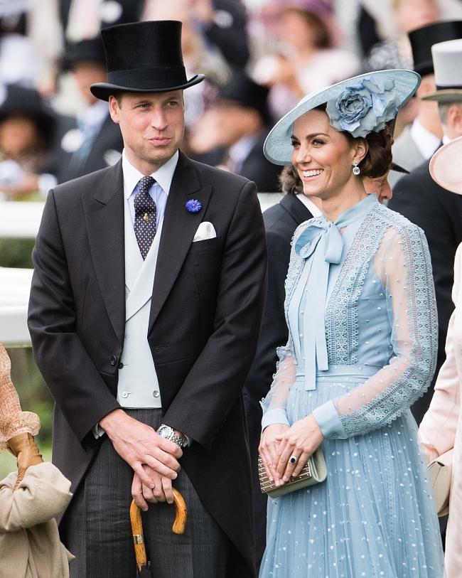 Королевский стиль: лучшие совместные выходы принца Уильяма и Кейт Миддлтон фото № 1