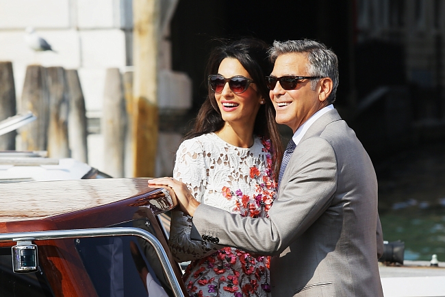 Любовь как в кино: 15 фотодоказательств, что Джордж и Амаль Клуни без ума друг от друга фото № 1