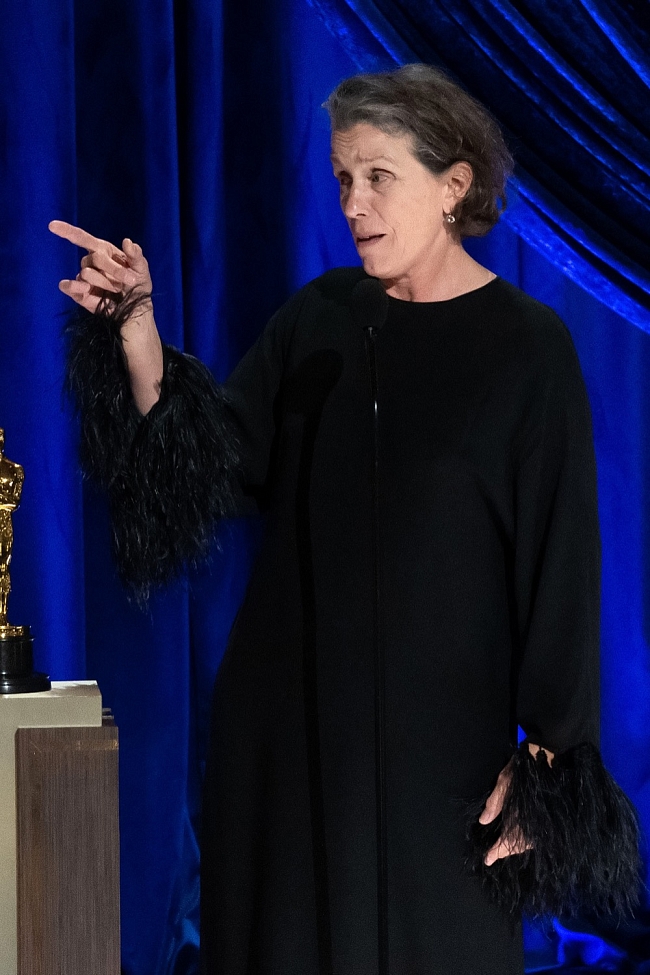 Фрэнсис МакДорманд на 93-й церемонии «Оскар», 2021 фото № 5