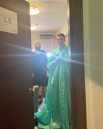 Линда Евангелиста поделилась закулисными фото с Кейт Мосс и Ким Кардашьян после ее возвращения на подиум. Фото: @lindaevangelista фото № 5