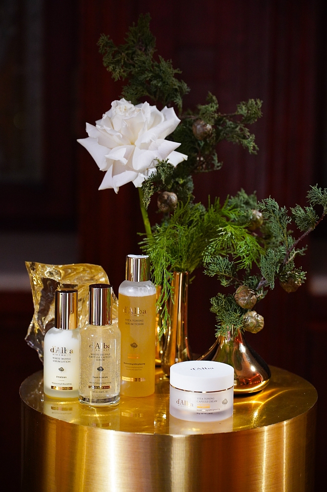 Бьюти-дайджест: день рождения клиники Dr.Teter Cosmetology, юбилей бренда d'Alba, коллаборация Limba Cosmetics х TaShe professional фото № 2