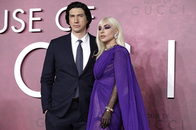 Адам Драйвер и Леди Гага в платье Gucci и украшениях Tiffany&Co. фото № 2