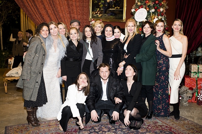 Ксения Собчак в самом модном сочетании сезона на благотворительном вечере фото № 2