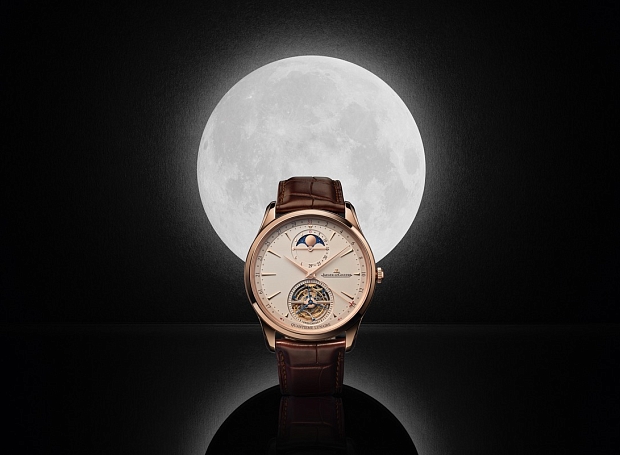 Jaeger-LeCoultre представили новую модель часов с указателем фаз луны и турбийоном
