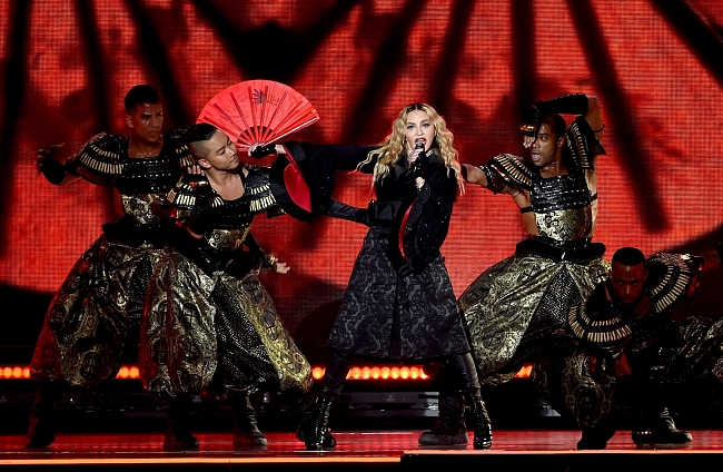 Мадонна отменила уже восьмой концерт из-за болезни фото № 1