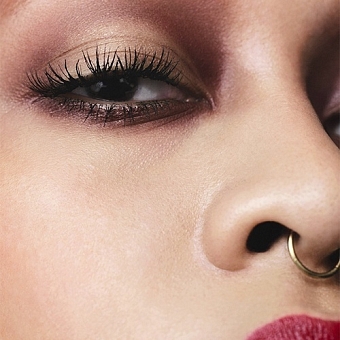 Пример макияжа при помощи палетки для глаз Valentino Beauty Colour Flip 8 Colours Multi-Look Eye Palette фото № 7