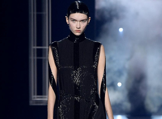 Показ новой коллекции Fendi Haute Couture открыла русская модель