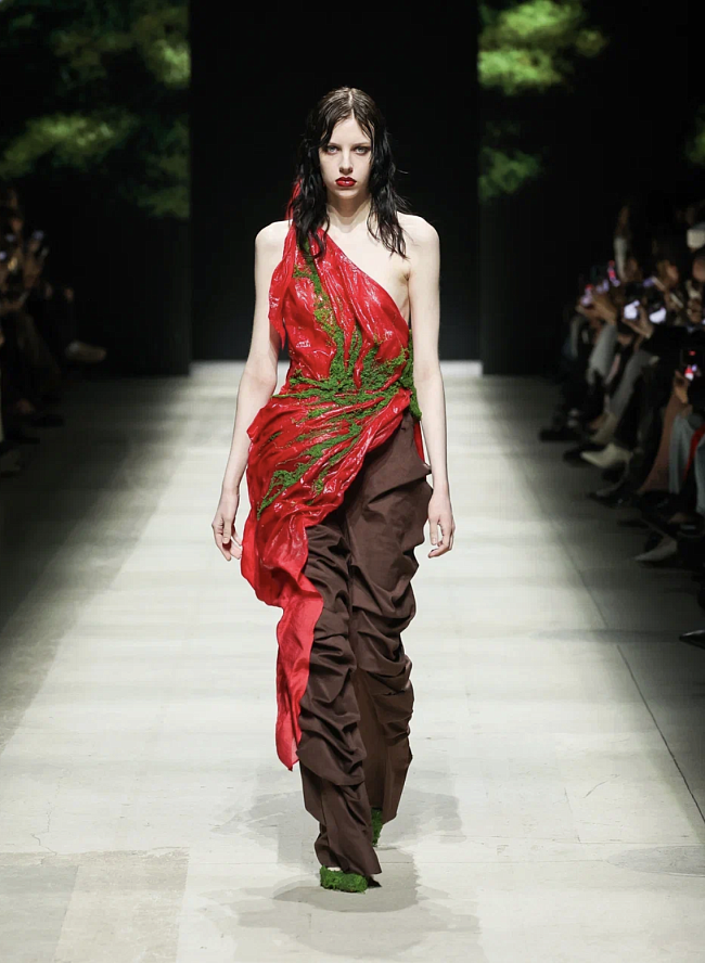 10 вещей с Московской недели моды, которые станут базой летнего гардероба фото № 5