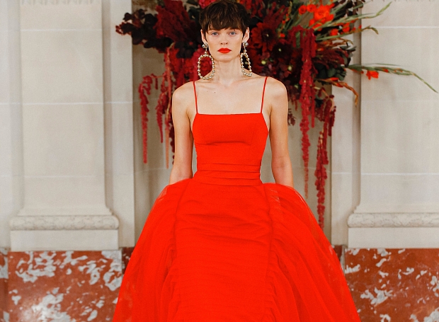Самые красивые платья Недель моды сезона весна-лето 2022, созданные для красных дорожек